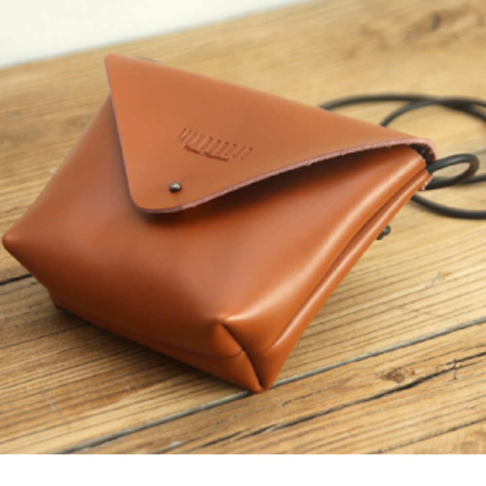 Brown retro vintage crossbody leather handbag